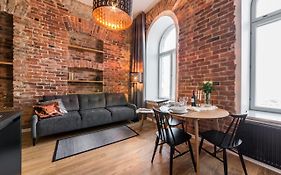 Estonishing Stay Mere Residence